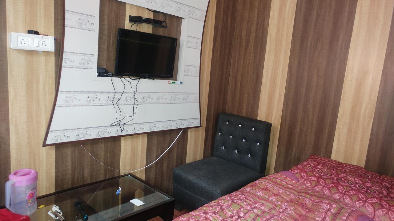 Hotel New Pandey Inn Ukhimath Esterno foto